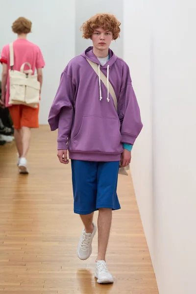 Look 33